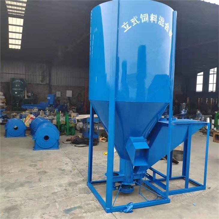 Poultry Feed Crusher And Mixer