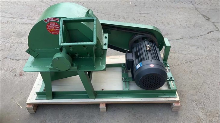 Elektrisk flishugger til træ